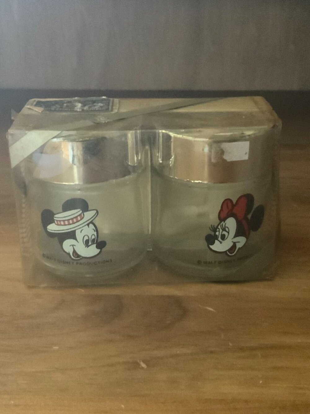 VINTAGE GLASS MICKEY & MINNIE MOUSE SALT & PEPPER SHAKERS NEVER BEEN OPENED